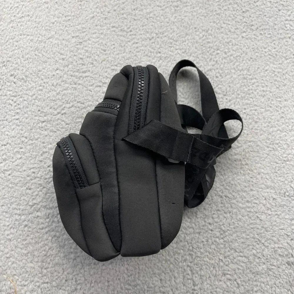 Reebok RWS2C2087TJ Black Crossbody Adjustable Strap Logo 043516 Travel Side Bag